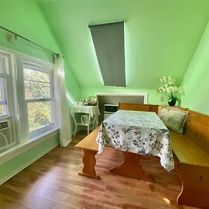 Hébergement de vacances Cozy 1-bedroom Loft With Falls View 4mins To Falls, Niagara Falls